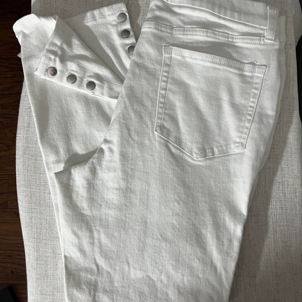 ✨Denim & Co white denim skinny ankle‎ jeans with silver buttons 14 petite